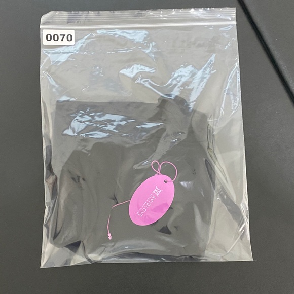 Women’s Crop Black Sleeveless Tank Top Coquette - Picture 4 of 4